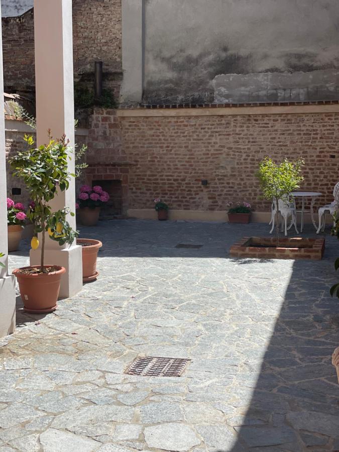 Residenza Nikol Appartamento Giulia Casale Monferrato Luaran gambar