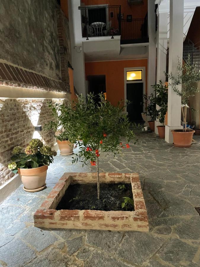 Residenza Nikol Appartamento Giulia Casale Monferrato Luaran gambar