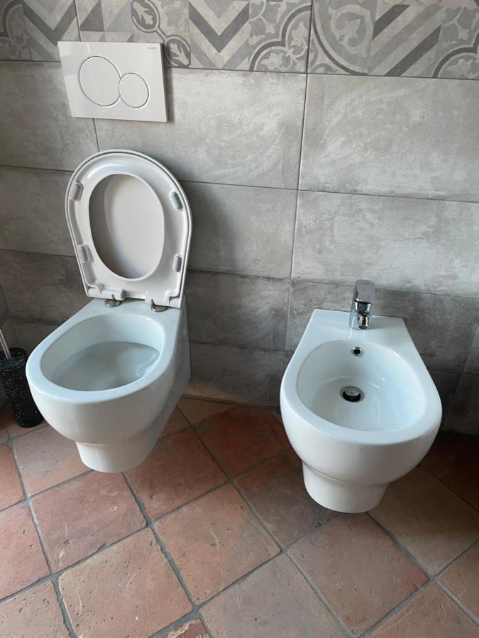 Residenza Nikol Appartamento Giulia Casale Monferrato Luaran gambar
