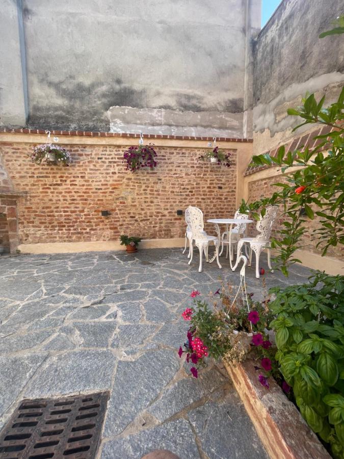 Residenza Nikol Appartamento Giulia Casale Monferrato Luaran gambar